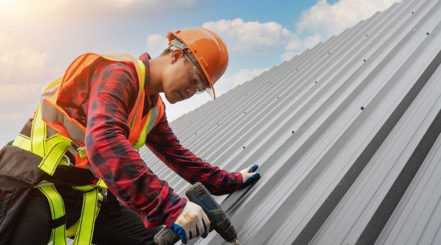 Professional gutter cleaning in Copeland, FL